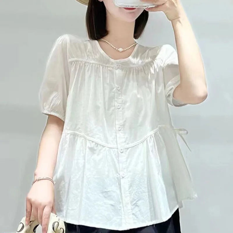 Vrouwelijke Zomerblouse met Plooien en Strik