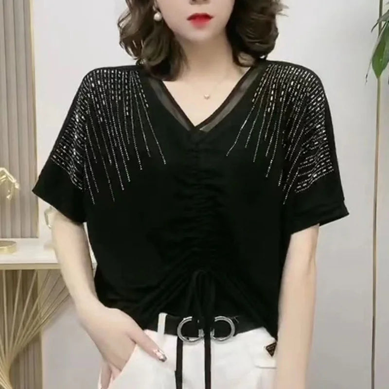 V-Hals Blouse met Strik en Elegant Design