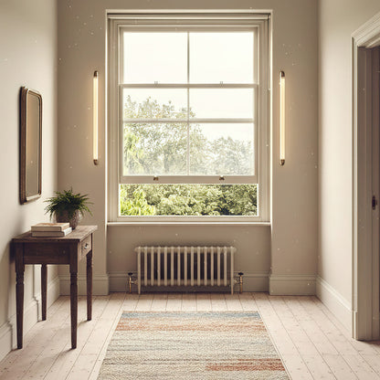 Wandlamp met Geribbelde Glazen Buis en Gebogen Roestvrijstalen Accenten | Moderne Verlichting met Geïntegreerde LED