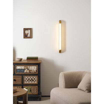 Wandlamp met Geribbelde Glazen Buis en Gebogen Roestvrijstalen Accenten | Moderne Verlichting met Geïntegreerde LED