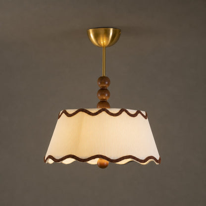 Plafondlamp met Geplooide Kap en Houten Kralen – Vintage Cottage Stijl voor Warm Sfeervol Licht