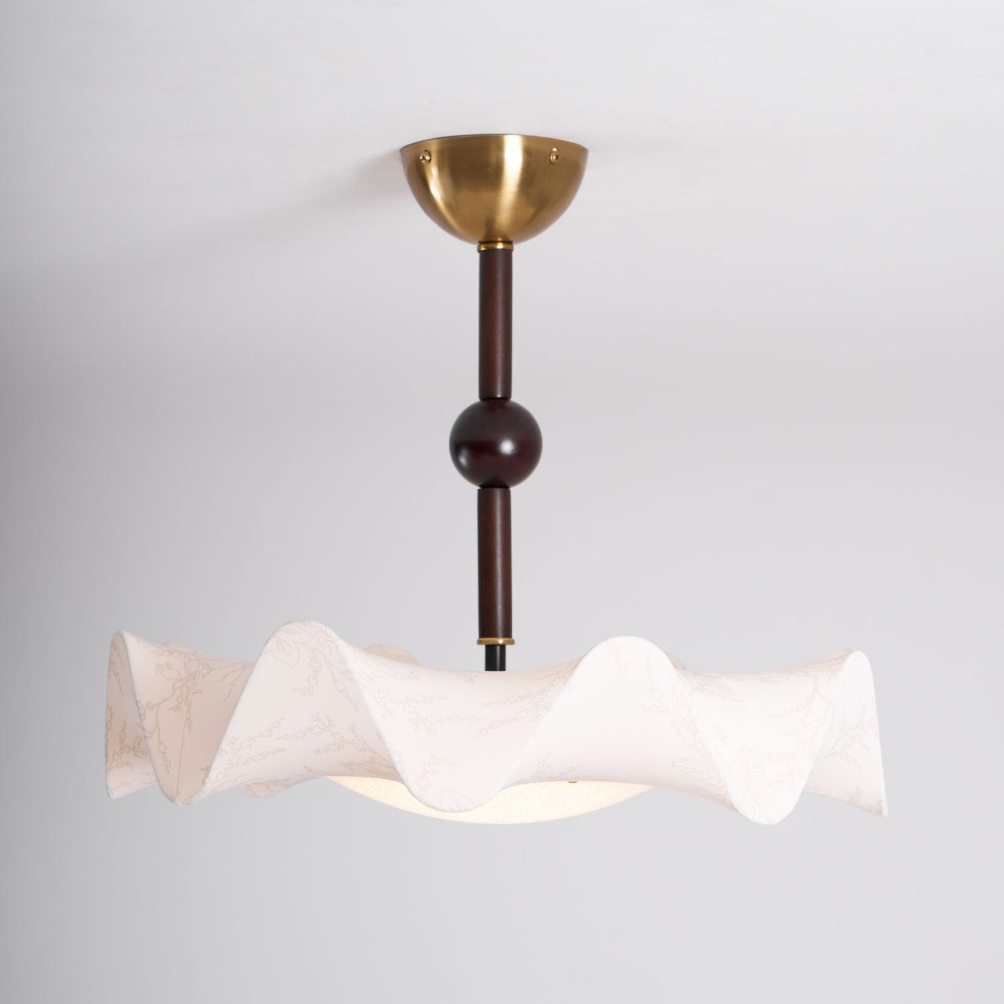 Plafondlamp met Bloemblaadjesontwerp – Walnoot & Goud – Geïntegreerde LED – Ø50cm × H44cm