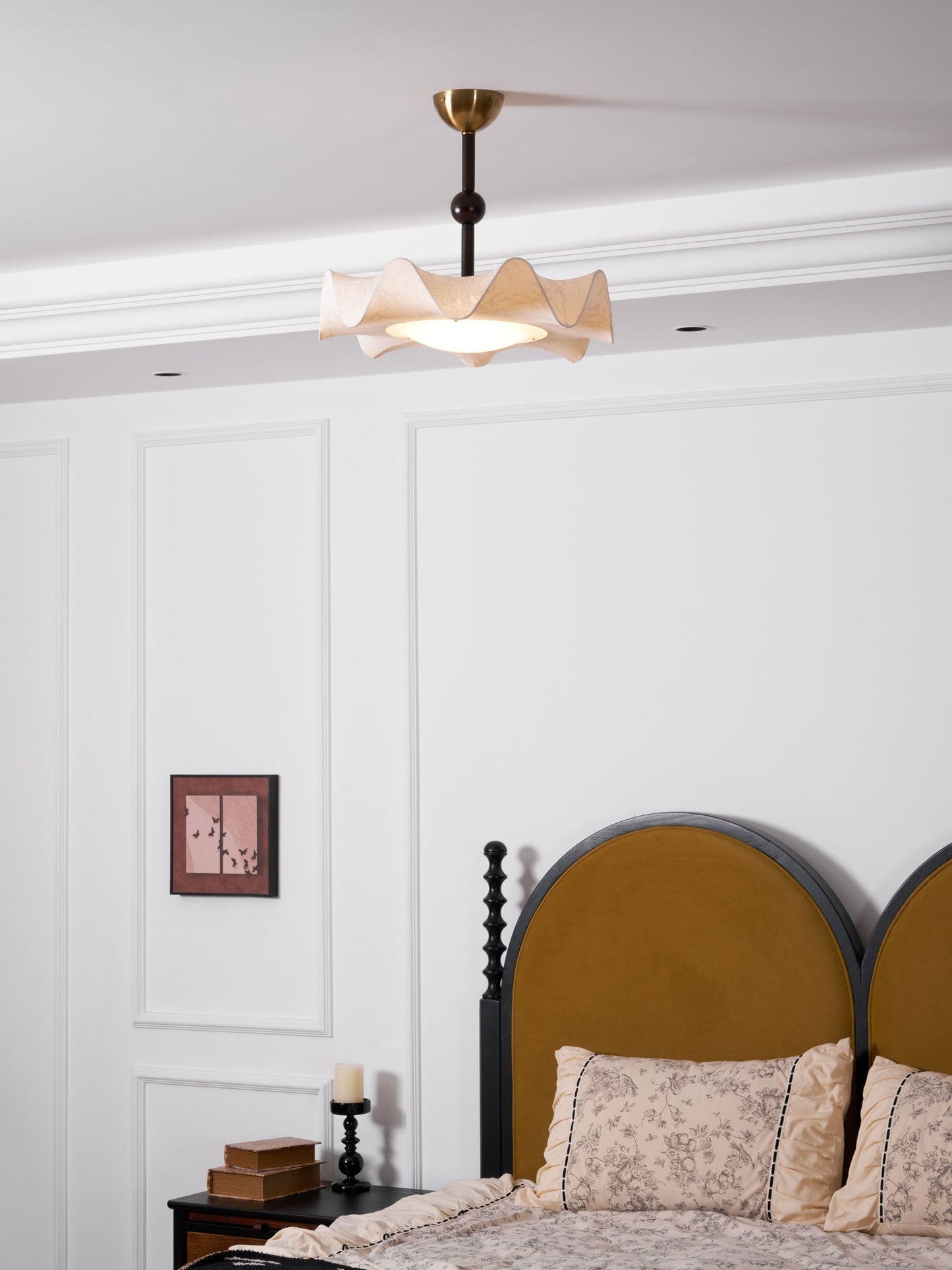 Plafondlamp met Bloemblaadjesontwerp – Walnoot & Goud – Geïntegreerde LED – Ø50cm × H44cm