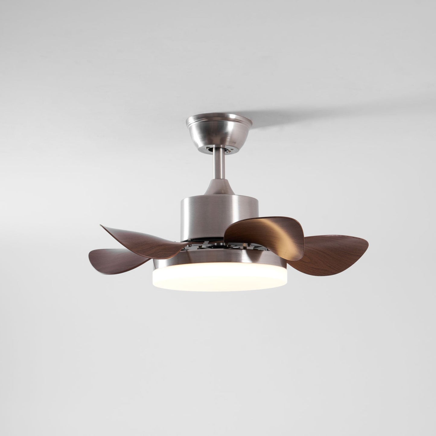 Plafondventilator Alenya met Houtlook en Geïntegreerde Verlichting Ø55cm 48W Grijsbruine Bladeren voor Alle Seizoenen