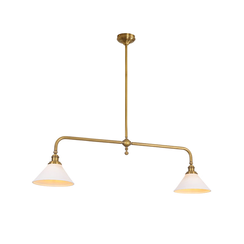 Luxe Design Hanglamp Met Witte Glazen Kappen Voor Eettafel En Keukeneiland In Messing Afwerking