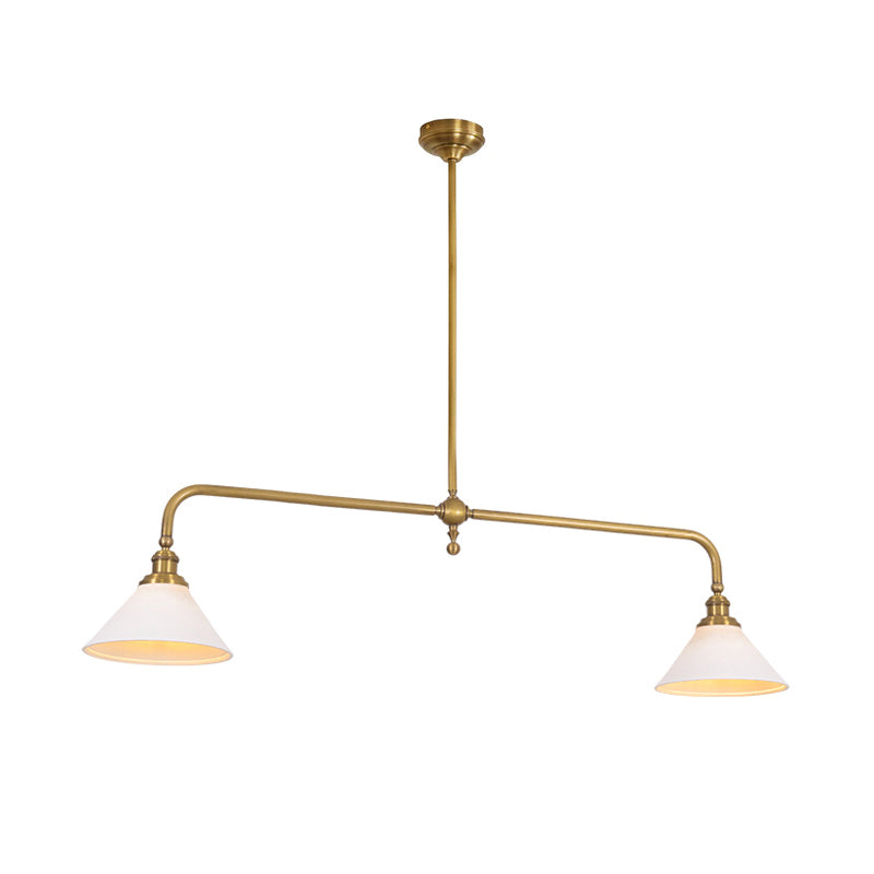 Luxe Design Hanglamp Met Witte Glazen Kappen Voor Eettafel En Keukeneiland In Messing Afwerking