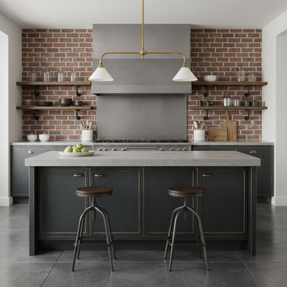 Luxe Design Hanglamp Met Witte Glazen Kappen Voor Eettafel En Keukeneiland In Messing Afwerking