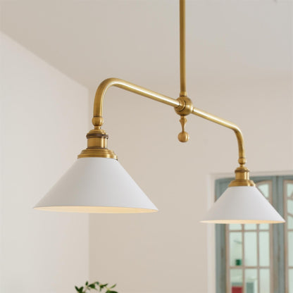 Luxe Design Hanglamp Met Witte Glazen Kappen Voor Eettafel En Keukeneiland In Messing Afwerking