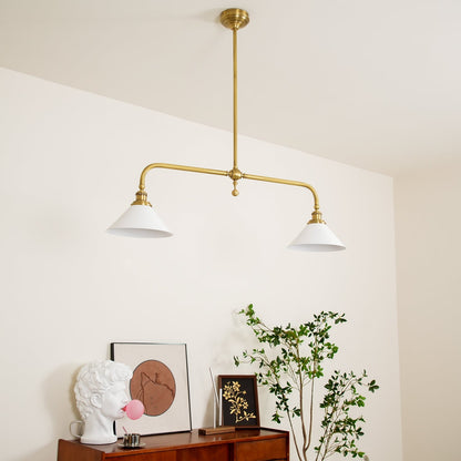 Luxe Design Hanglamp Met Witte Glazen Kappen Voor Eettafel En Keukeneiland In Messing Afwerking