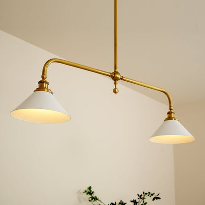 Luxe Design Hanglamp Met Witte Glazen Kappen Voor Eettafel En Keukeneiland In Messing Afwerking