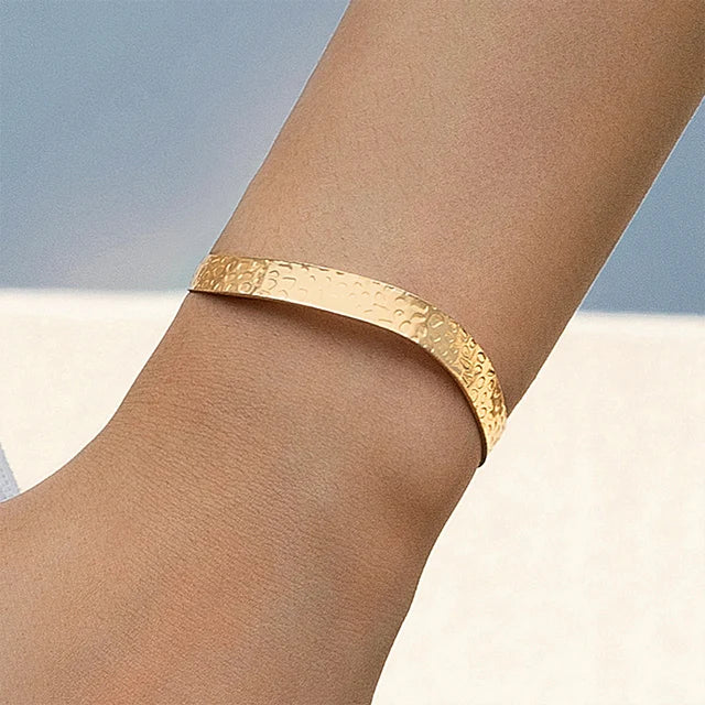 Goudkleurige Dames Armband met Kruis Verstelbaar