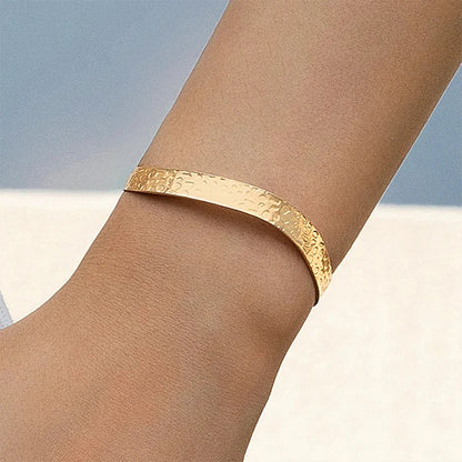 Goudkleurige Dames Armband met Kruis Verstelbaar