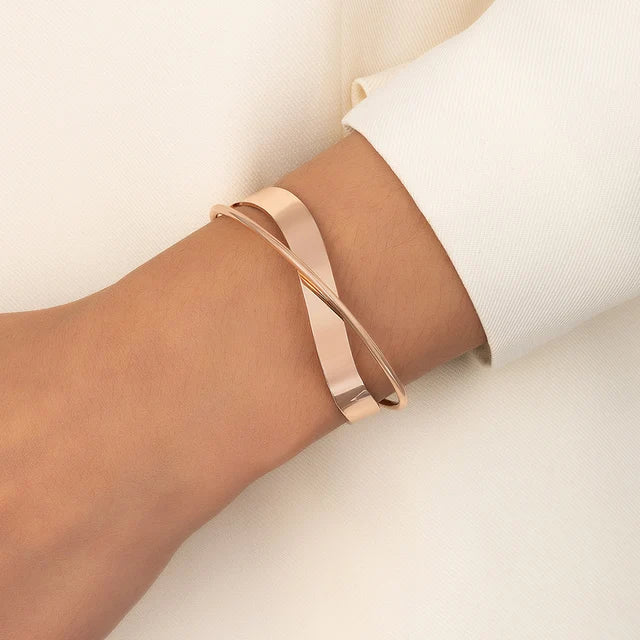 Goudkleurige Dames Armband met Kruis Verstelbaar