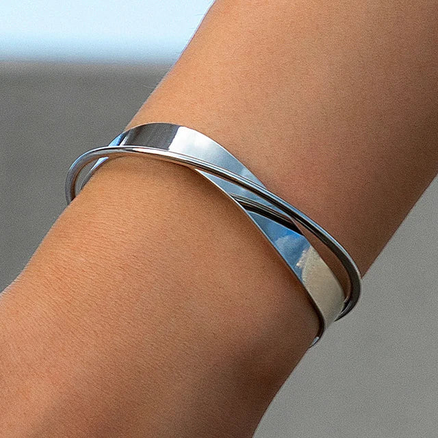 Goudkleurige Dames Armband met Kruis Verstelbaar - StudioMarella