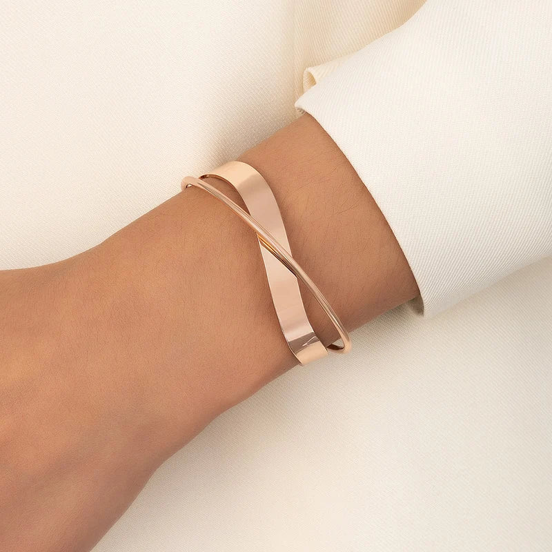 Goudkleurige Dames Armband met Kruis Verstelbaar