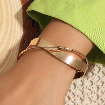 Goudkleurige Dames Armband met Kruis Verstelbaar