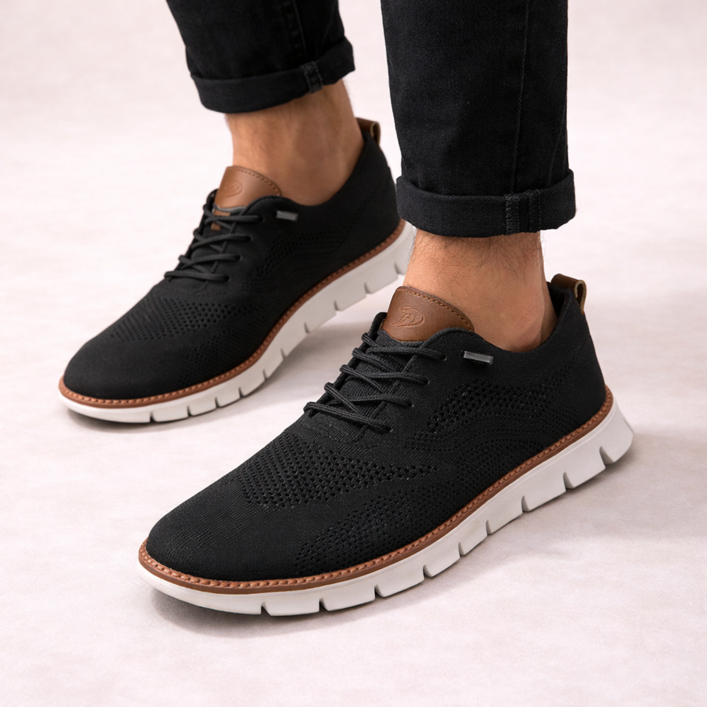 Tomas | Scarpe da ginnastica leggere con un buon supporto 1