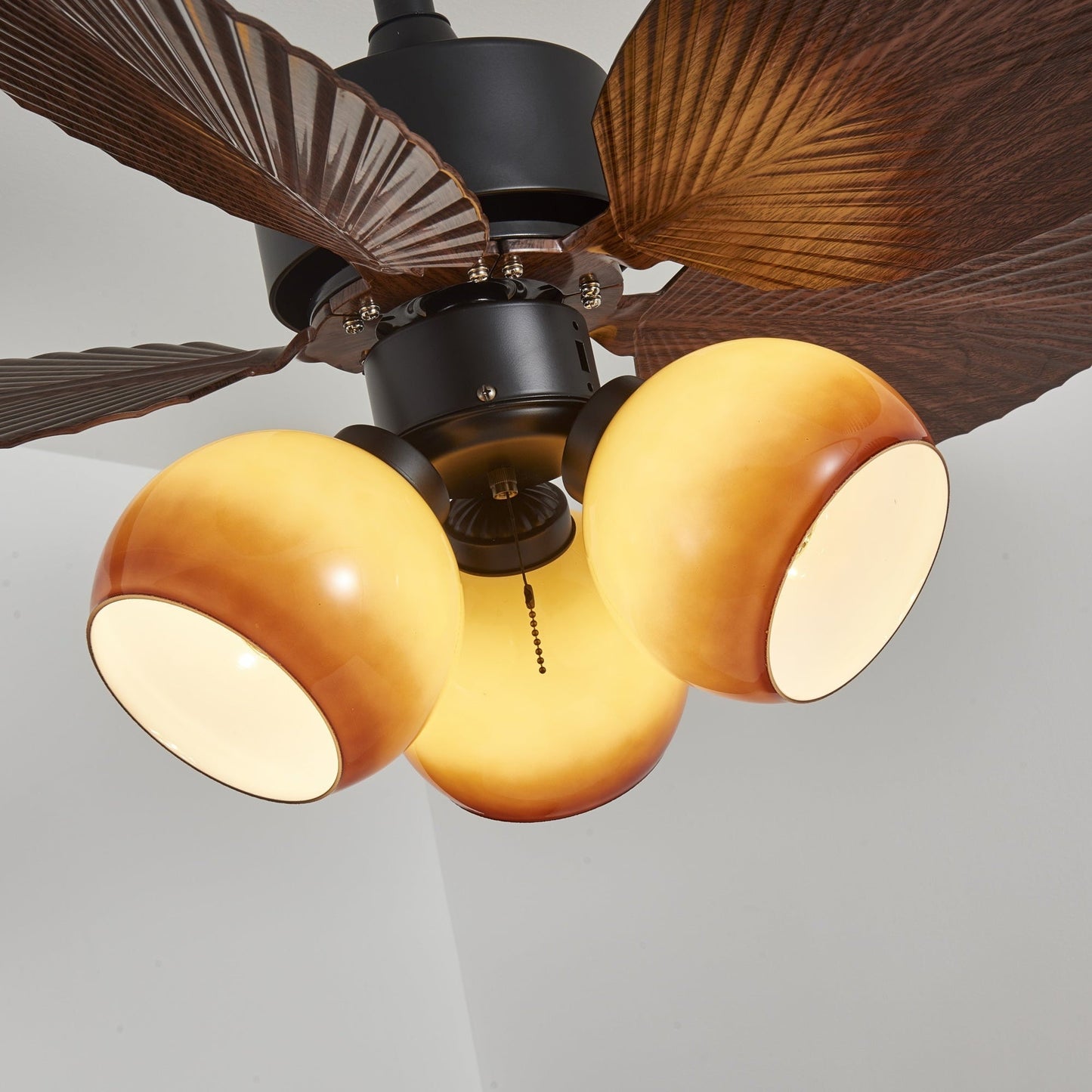 Vintage Plafondventilator met Verlichting – 91cm Diameter – Walnoot Afwerking & Oranje Kap