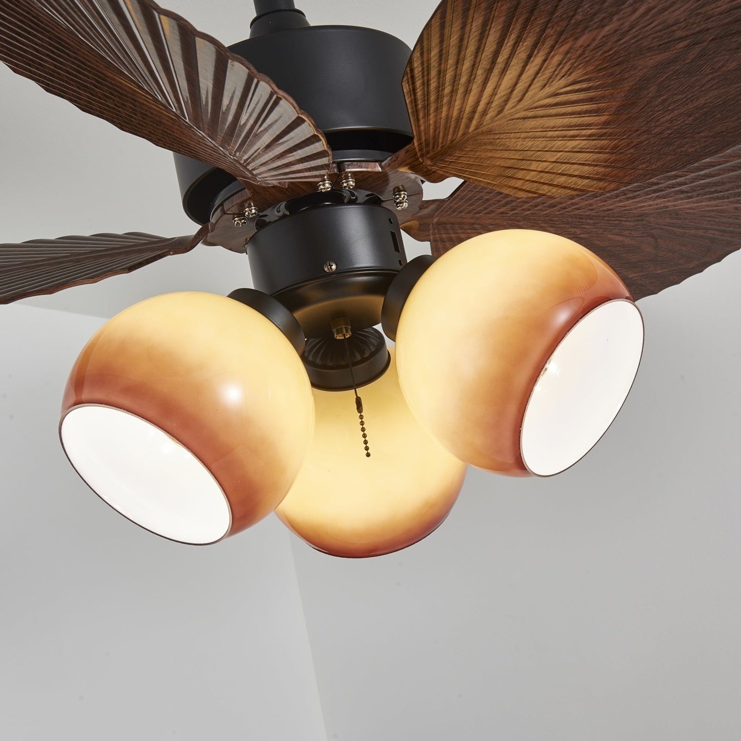 Vintage Plafondventilator met Verlichting – 91cm Diameter – Walnoot Afwerking & Oranje Kap