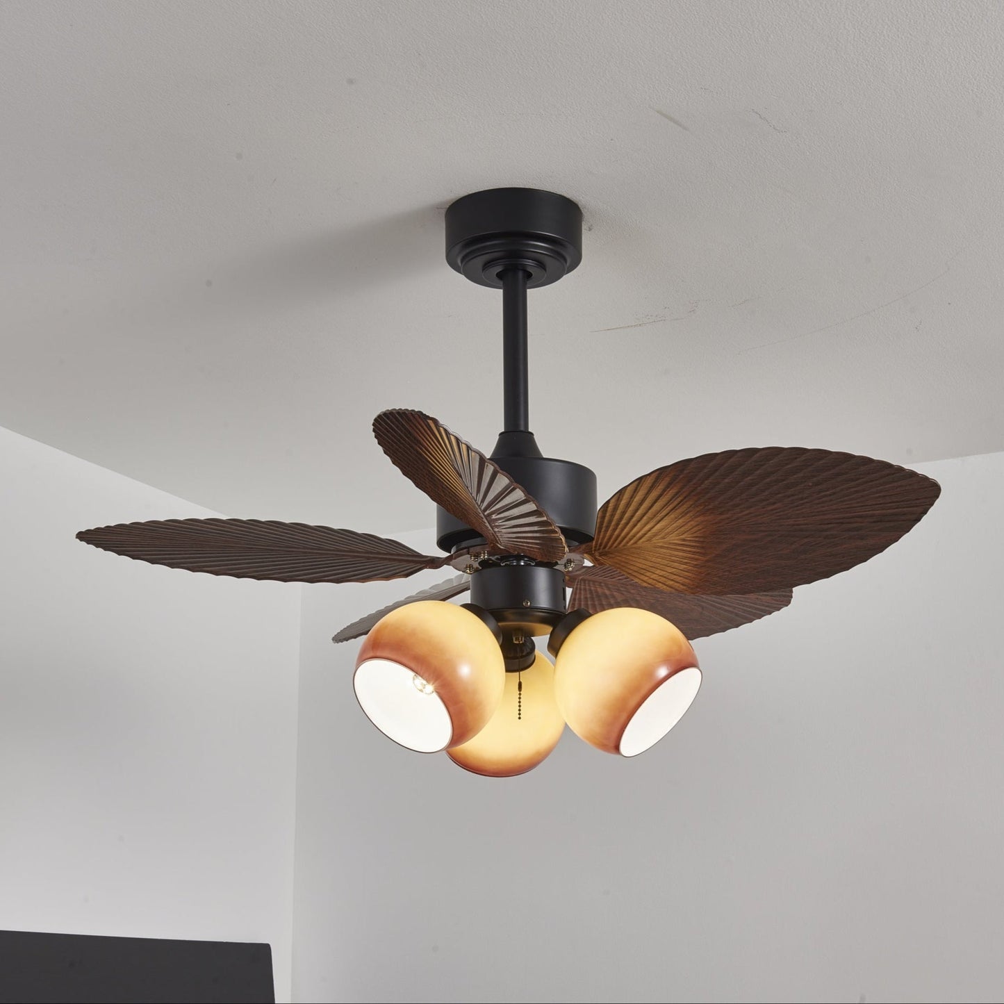 Vintage Plafondventilator met Verlichting – 91cm Diameter – Walnoot Afwerking & Oranje Kap
