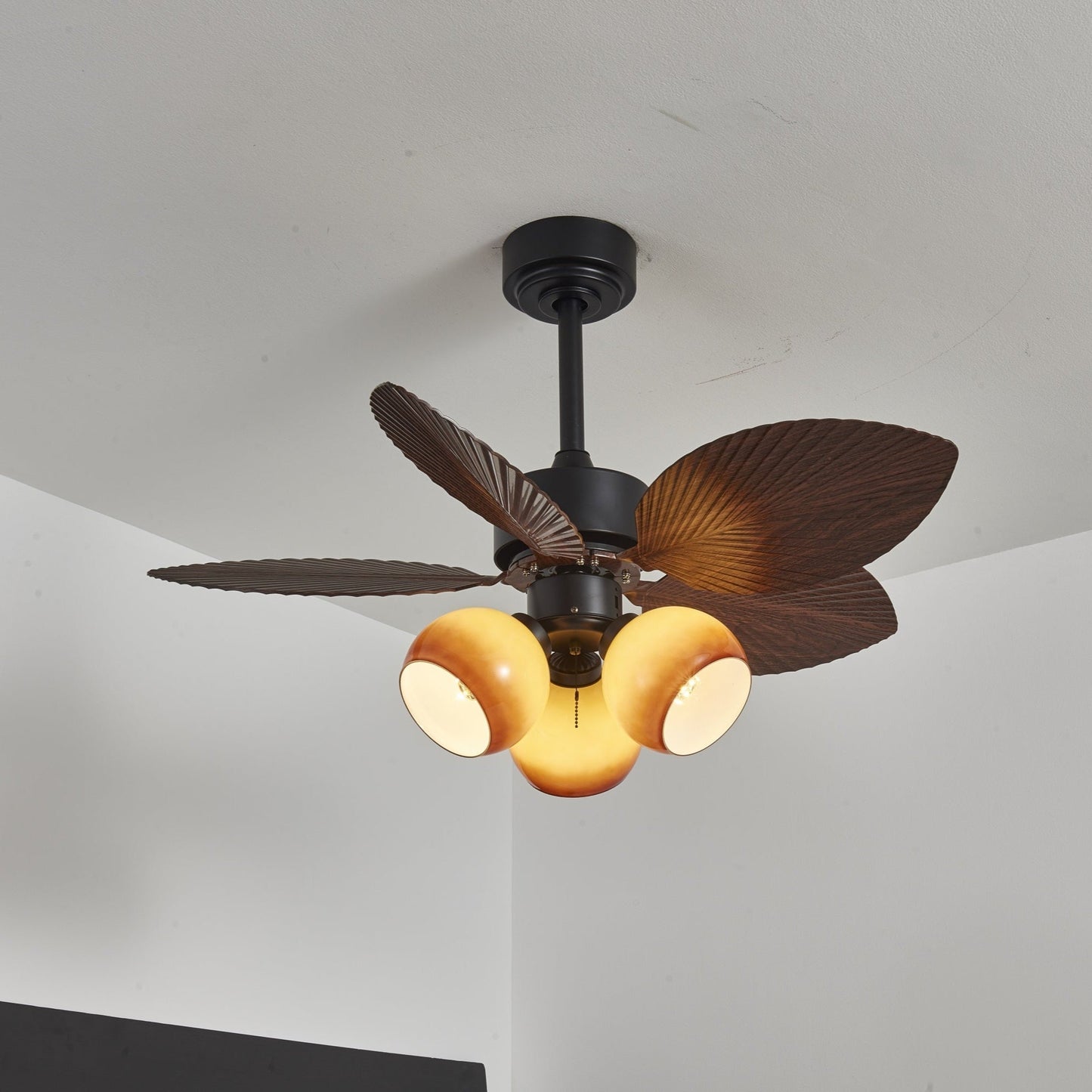 Vintage Plafondventilator met Verlichting – 91cm Diameter – Walnoot Afwerking & Oranje Kap