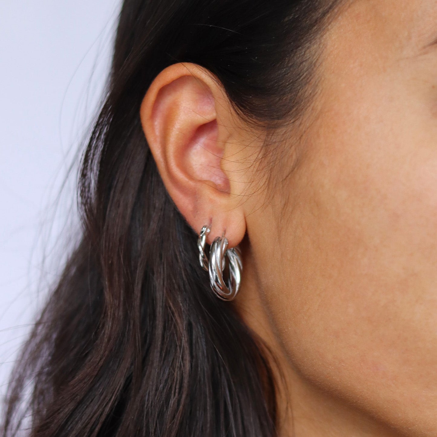 Kleine Oorringen Elegante Twist Design Zilver