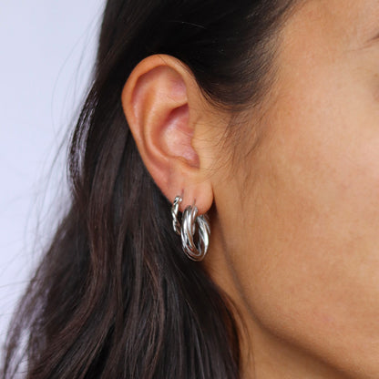 Kleine Oorringen Elegante Twist Design Zilver
