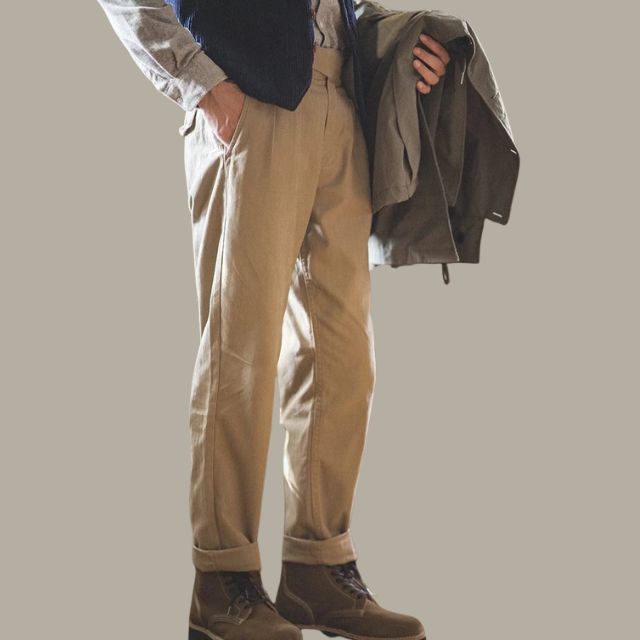 Chino Broek Met Plooide Voorkant en Klassieke Stijl