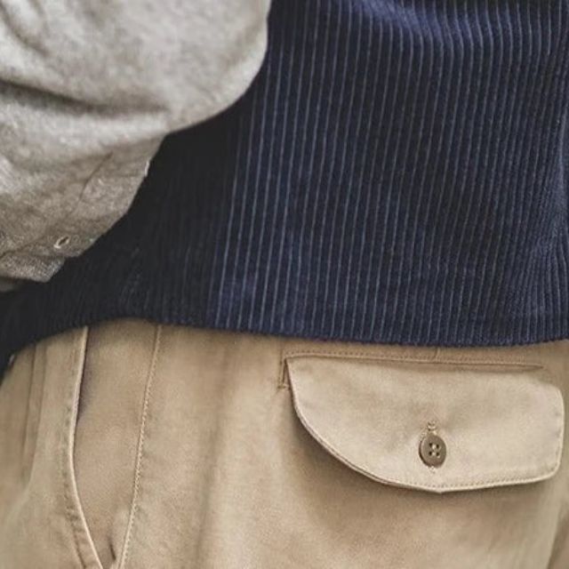 Chino Broek Met Plooide Voorkant en Klassieke Stijl