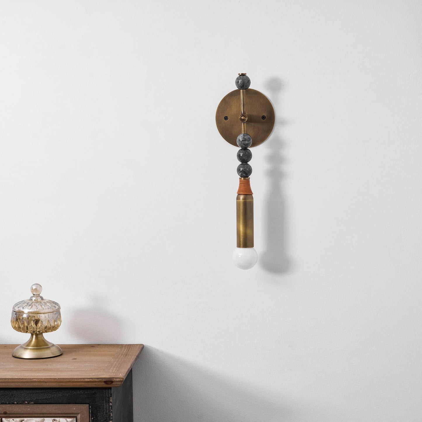 Toam Wandlamp Marmer Messing – Persepolis Geïnspireerd Design met Antique Brass Afwerking 18.9 en 27.6 inch