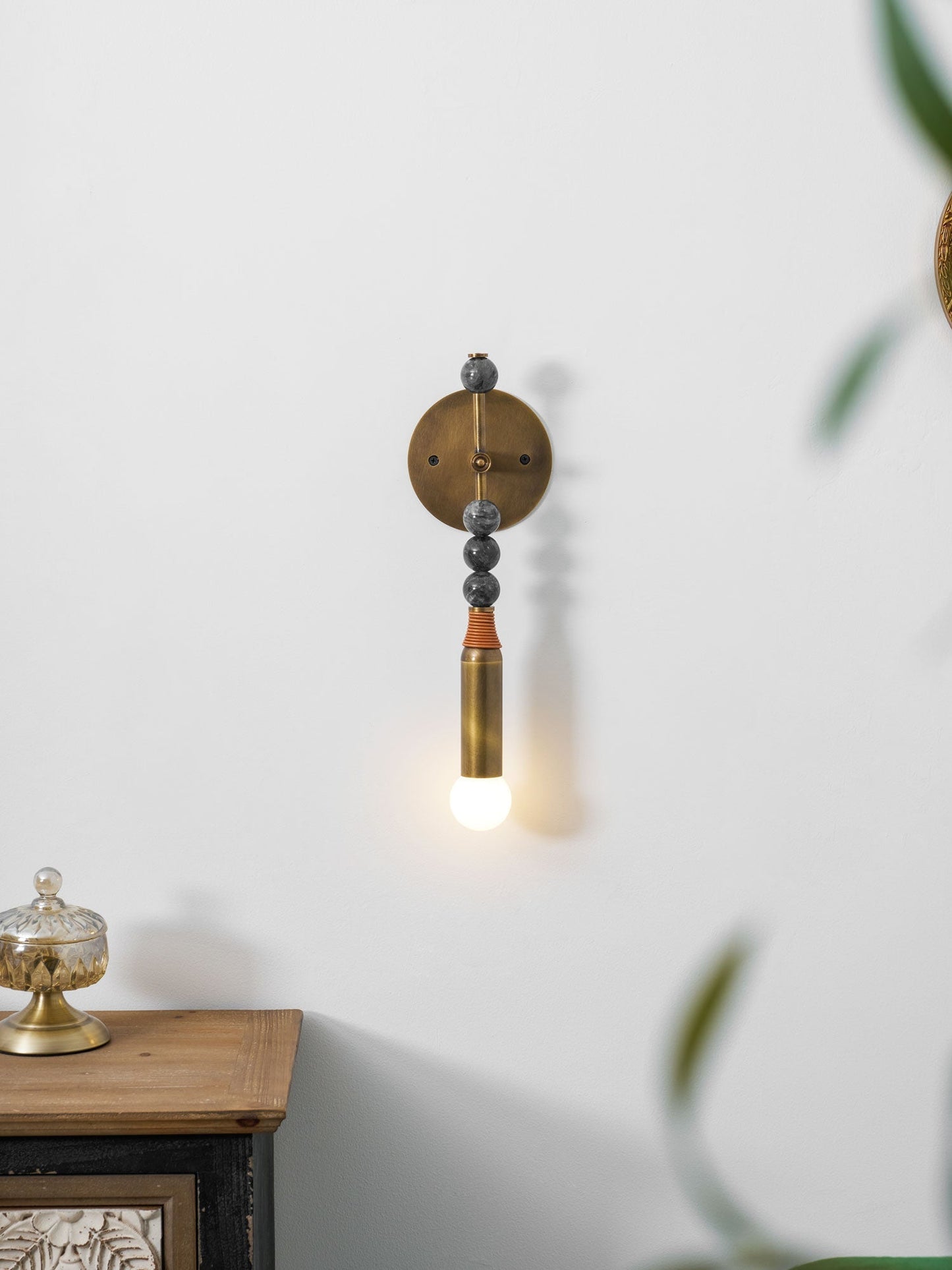 Toam Wandlamp Marmer Messing – Persepolis Geïnspireerd Design met Antique Brass Afwerking 18.9 en 27.6 inch