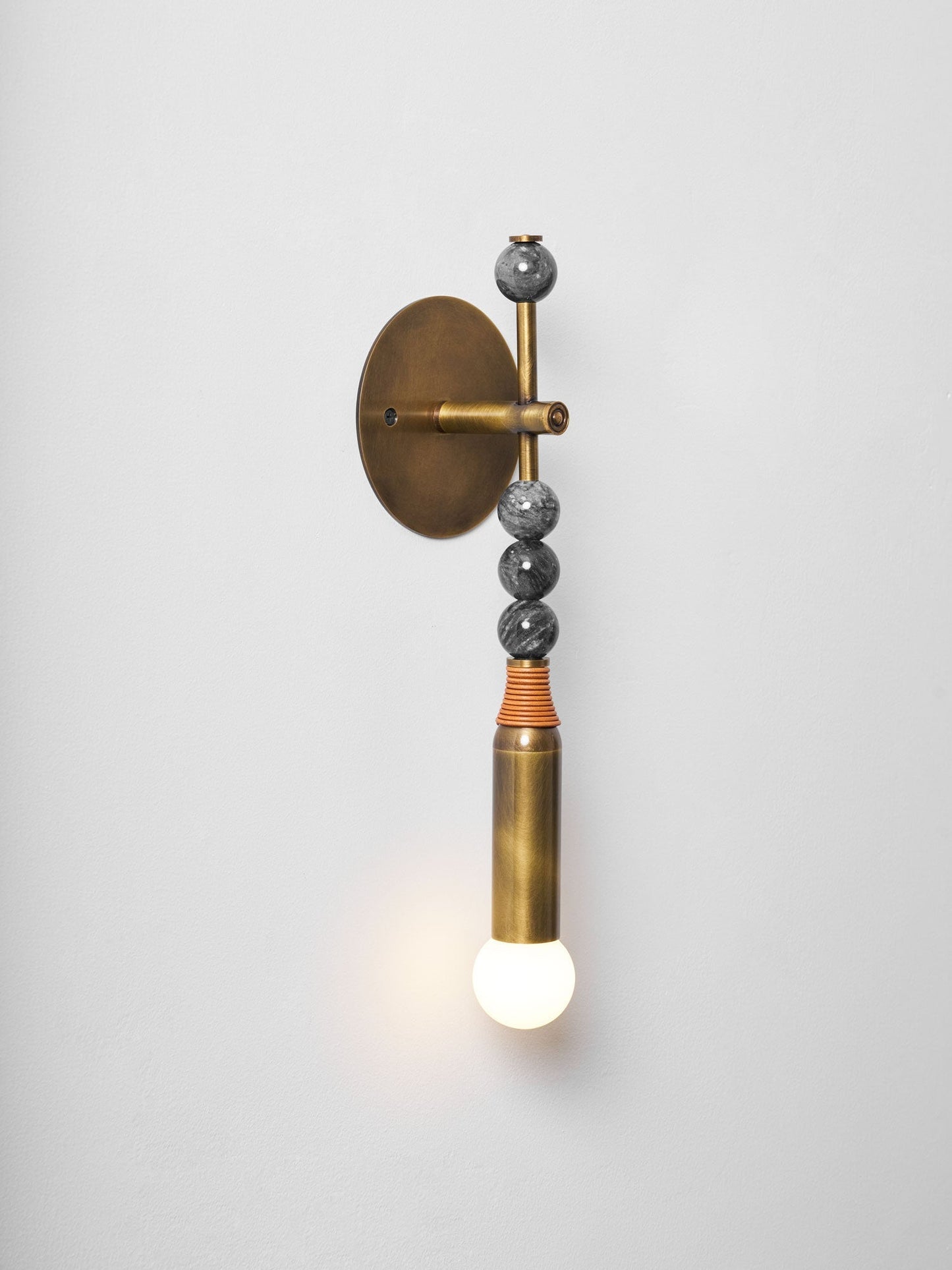 Toam Wandlamp Marmer Messing – Persepolis Geïnspireerd Design met Antique Brass Afwerking 18.9 en 27.6 inch