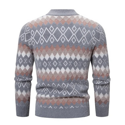Achteraanzicht van de Verano moderne trui met een geometrisch patroon in grijs, grijs en bruintinten. De trui heeft een hoge kraag en lange mouwen. Het stijlvolle ontwerp maakt deze trui perfect voor een casual en trendy look tijdens koudere dagen.