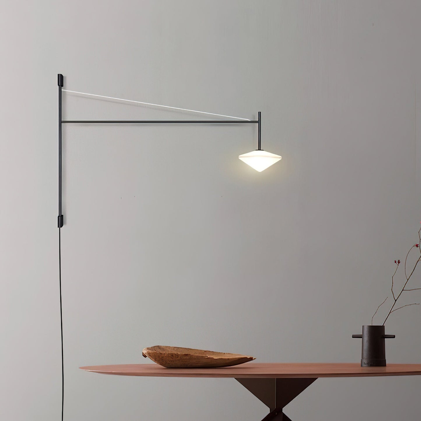 Verstelbare Wandlamp met Zwenkarm | Mondgeblazen Glazen Kap | Stekkermodel
