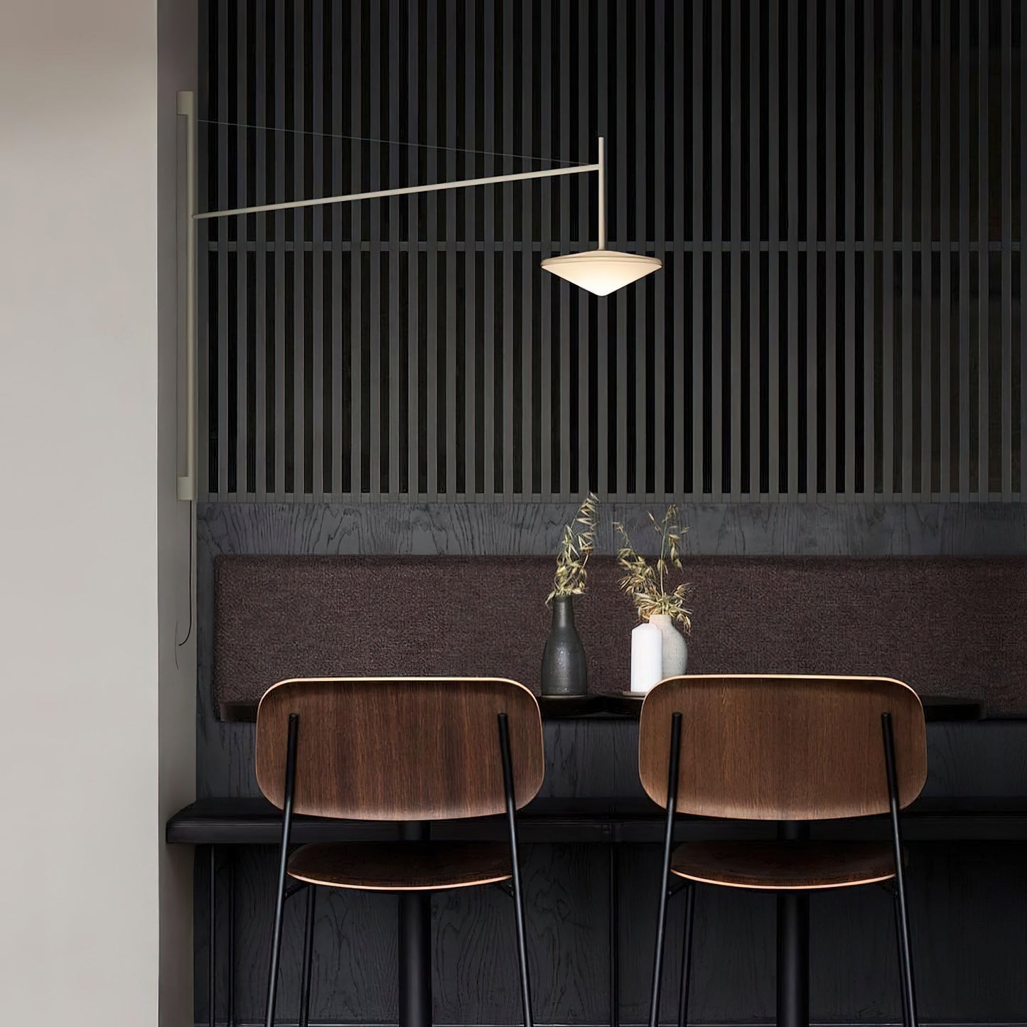 Verstelbare Wandlamp met Zwenkarm | Mondgeblazen Glazen Kap | Stekkermodel