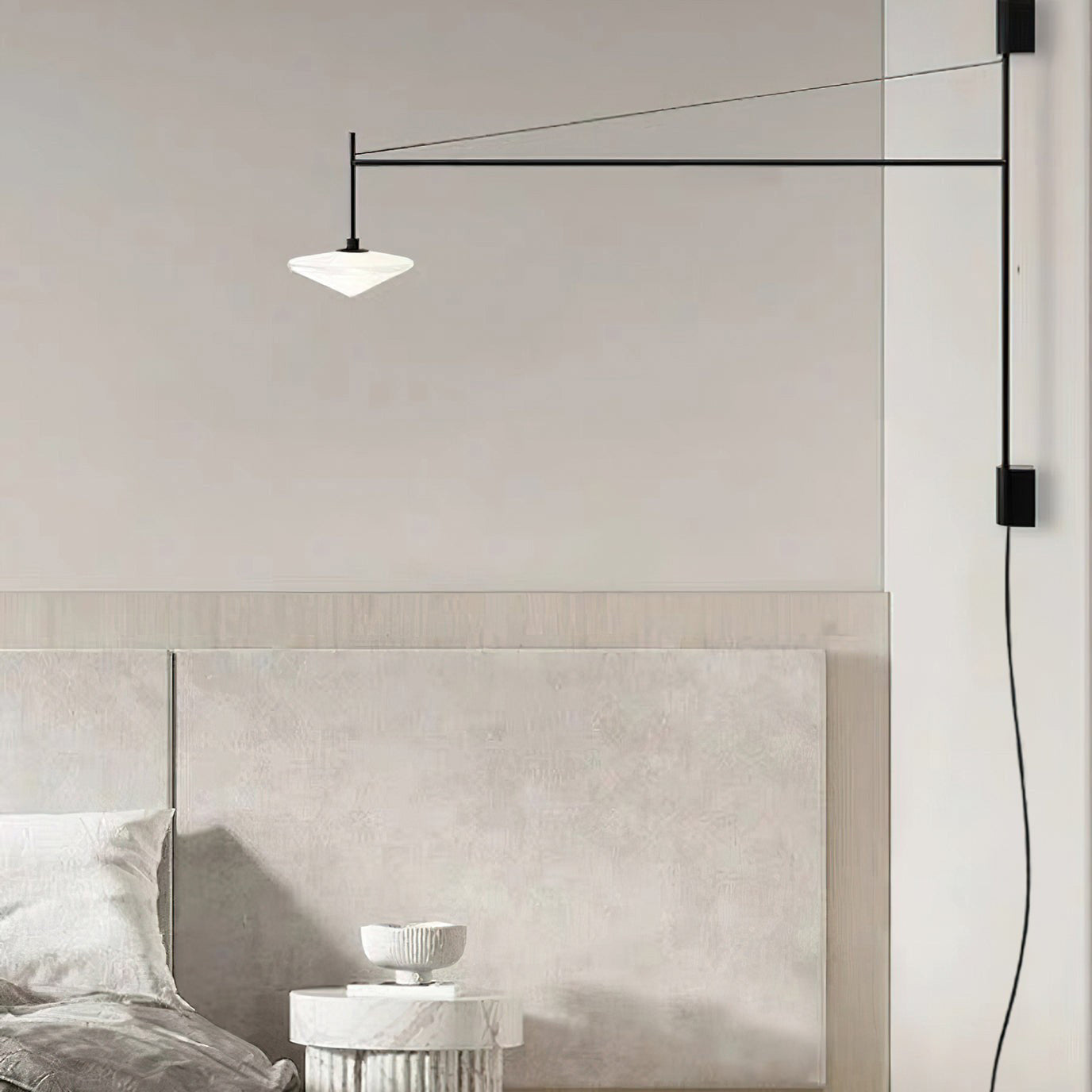 Verstelbare Wandlamp met Zwenkarm | Mondgeblazen Glazen Kap | Stekkermodel