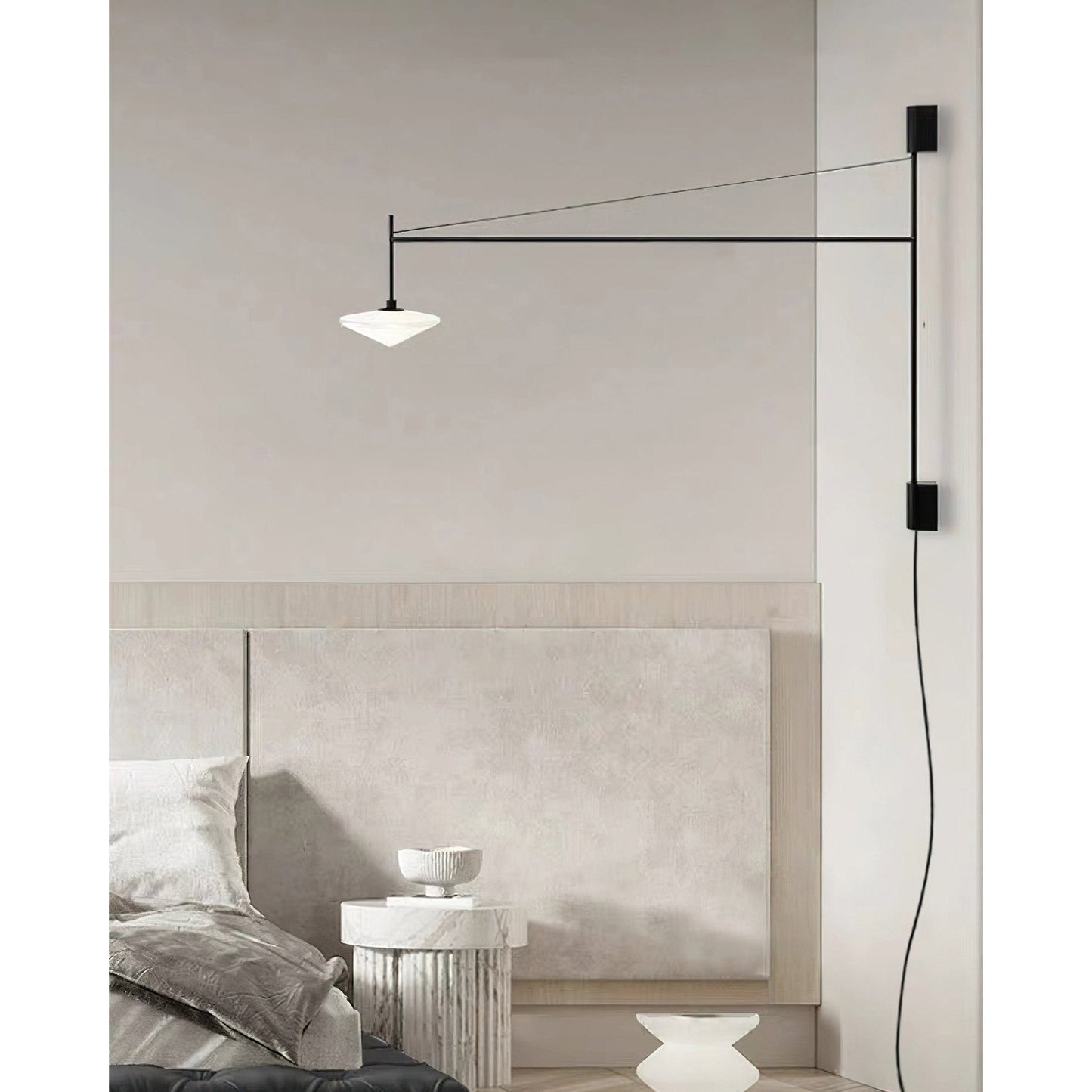Verstelbare Wandlamp met Zwenkarm | Mondgeblazen Glazen Kap | Stekkermodel