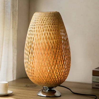 Rustieke Bamboe Tafellamp met Handgemaakte Houten Voet – Vintage Sfeerverlichting voor Woonkamer, Slaapkamer en Bureau