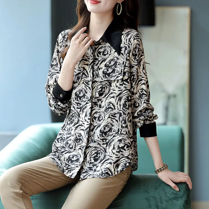 Vrouwelijke Blouse met Plooien en Chiffon Stof