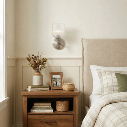 Wandlamp met geribbeld glas en koperen finish voor hal, slaapkamer en badkamer