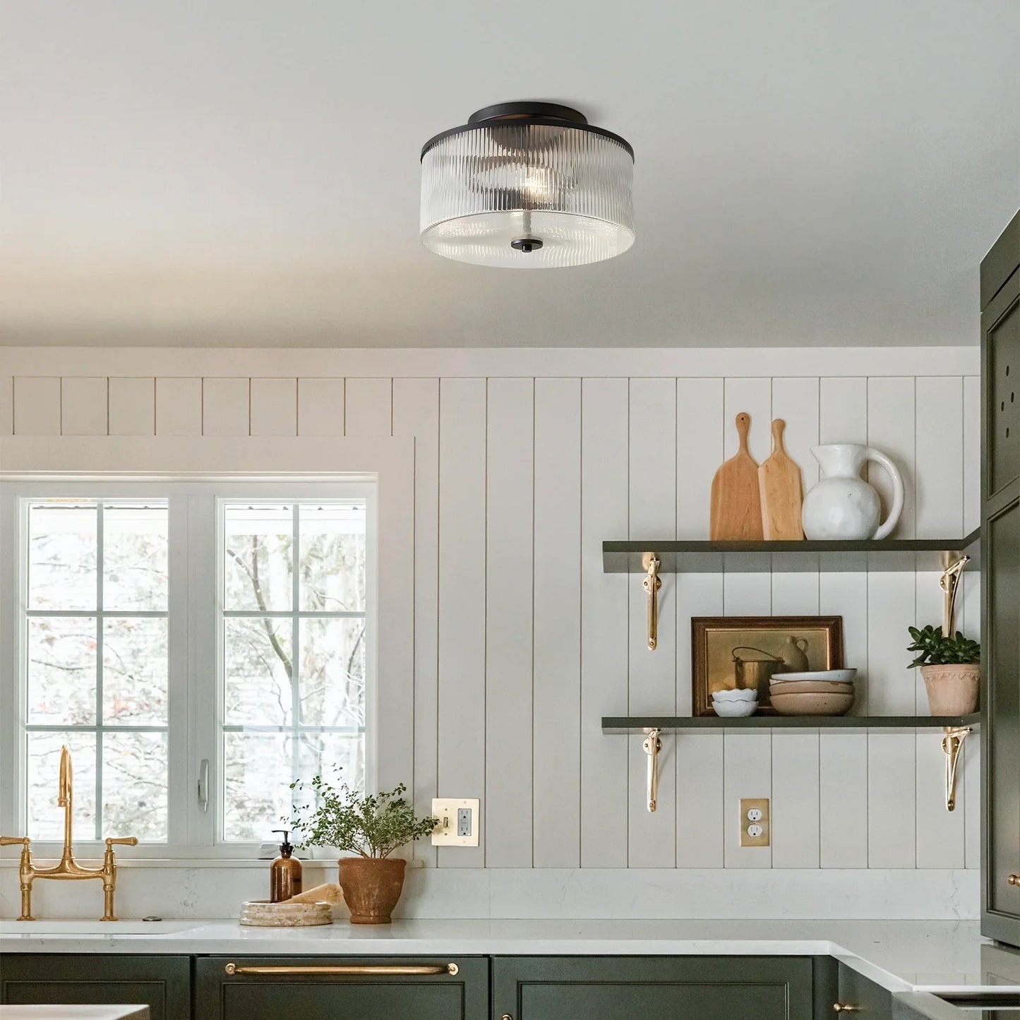 Plafondlamp met Geribbelde Glazen Kap - Landelijke Stijl - Ø 35cm Messing Plafondverlichting voor Hal en Woonkamer