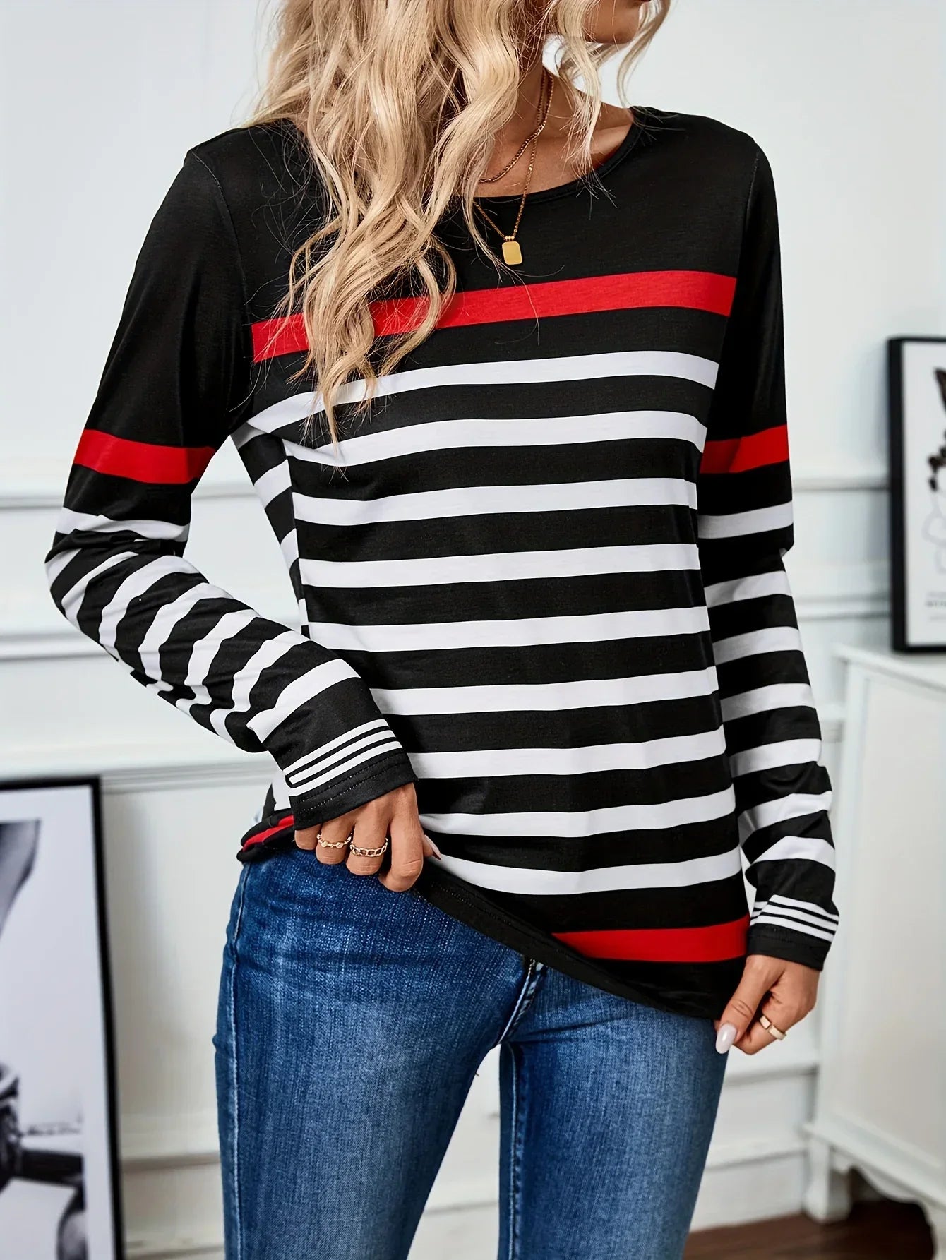 Vrouwelijk Gestreept T-shirt met Contrasterende Kleuren