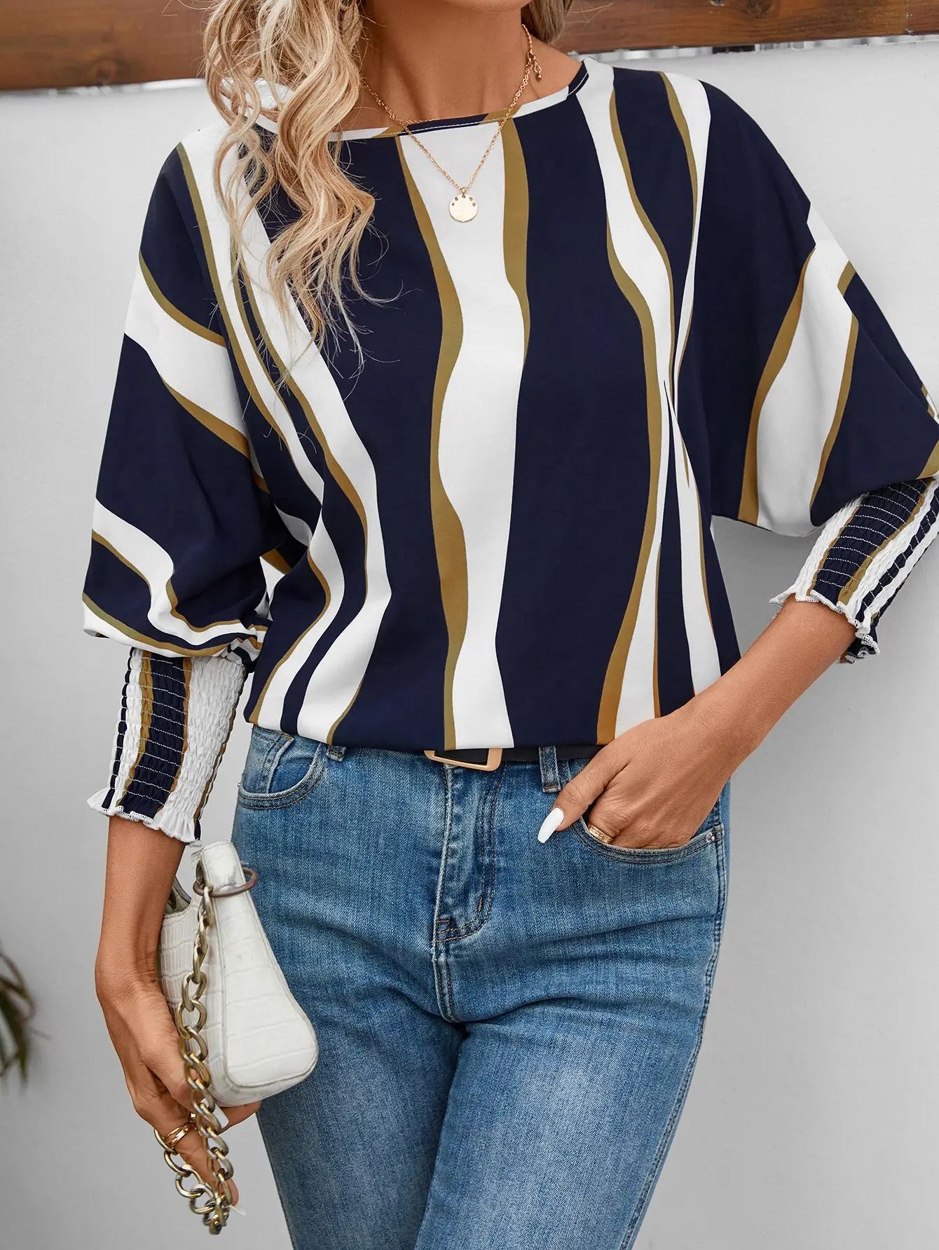 Vrouwelijke Zomer Blouse met Korte Mouwen en Leuke Print - StudioMarella