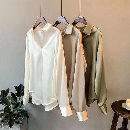 Vrouwelijke Blouse Satijn Herfsttinten Mooi
