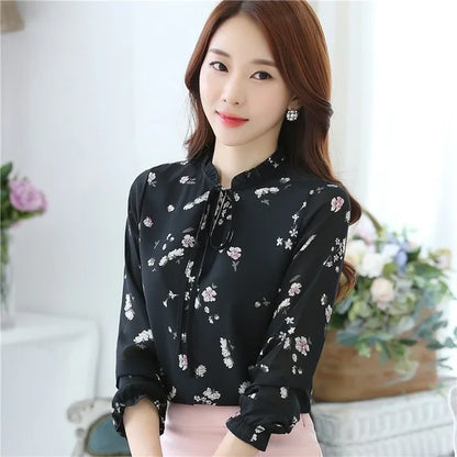 Lichtblauwe Vrouwelijke Bloemen Blouse voor Lente Zomer
