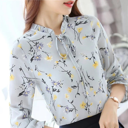 Lichtblauwe Vrouwelijke Bloemen Blouse voor Lente Zomer