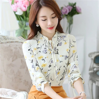 Lichtblauwe Vrouwelijke Bloemen Blouse voor Lente Zomer