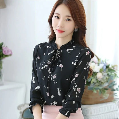 Lichtblauwe Vrouwelijke Bloemen Blouse voor Lente Zomer