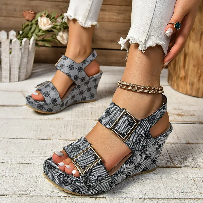 Hoge Hak Sandalen Met Gouden Details Laureluxe