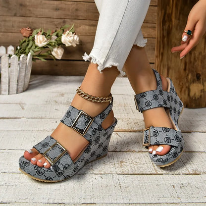 Hoge Hak Sandalen Met Gouden Details Laureluxe